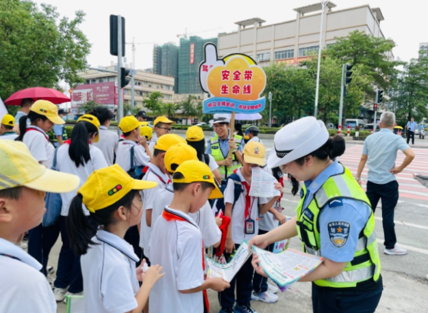 网约车无证运营等违法违规行为坚决铲除学生出行期间的安全危险 网约车无证运营等违法违规行为坚决铲除学生出行期间的安全危险